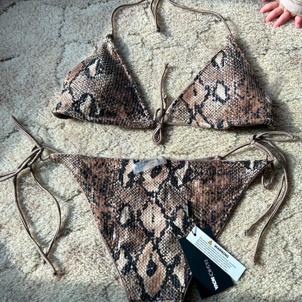 NWT bikini super cute with sequins